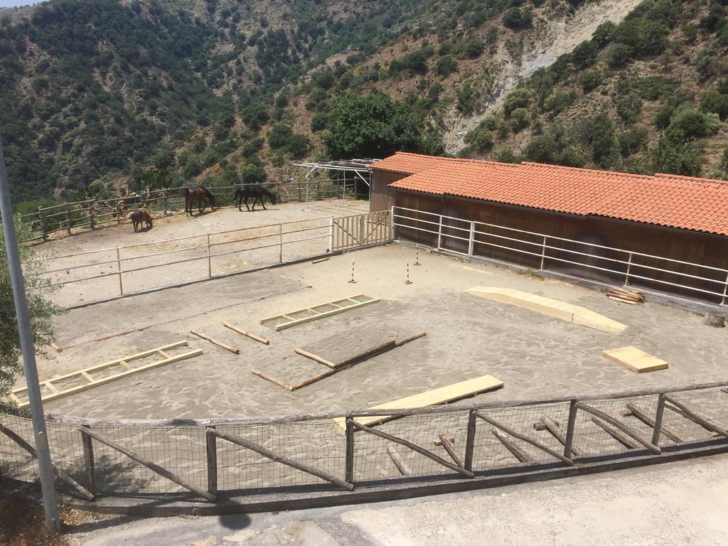 Agriturismo San Cataldo Motta Camastra Zewnętrze zdjęcie